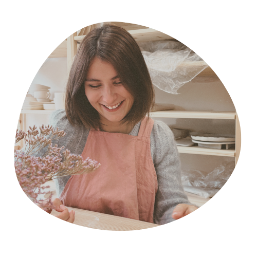 Fanny céramiste à l'atelier mä à Nice